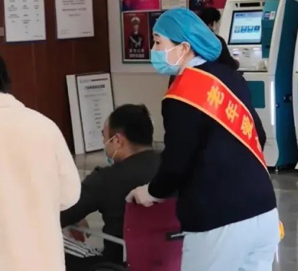 细微之处显温情丨开拓服务机制，营造“无缝隙”的诊疗服务