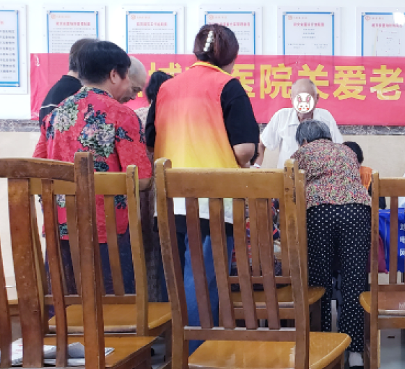 关爱社区老人 义诊做点实事丨第5站：义诊团队携手中信泰富新生力量走进八堡社区