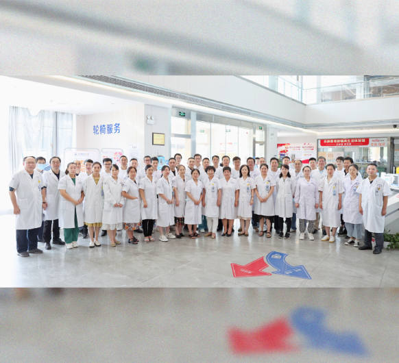 “医”心向党 踔厉奋进丨2022年中国医师节宣誓仪式及表彰大会圆满举办！