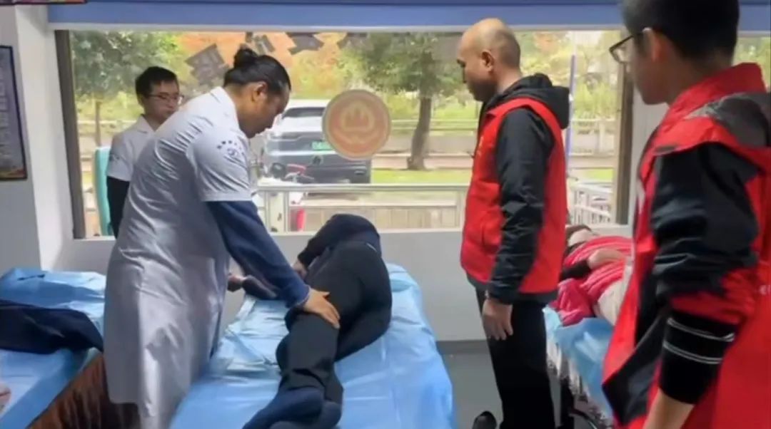 杭州城东医院,义诊,健康义诊,公益,杭州城东医院医生 杭州城东医院,义诊,健康义诊,公益,杭州城东医院医生