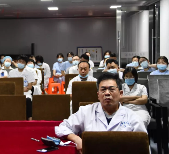 新《医师法》与执业安全专题培训会在我院圆满召开