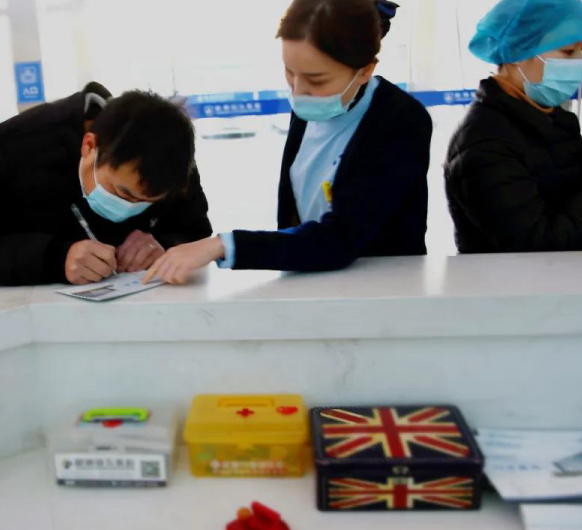 杭州城东医院导医——门诊大厅里的“美丽姑娘”！