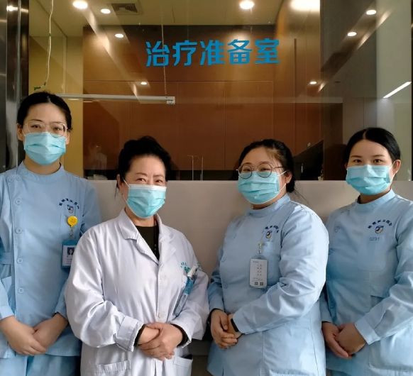 城东护士拾金不昧，凡人善举彰显正能量！