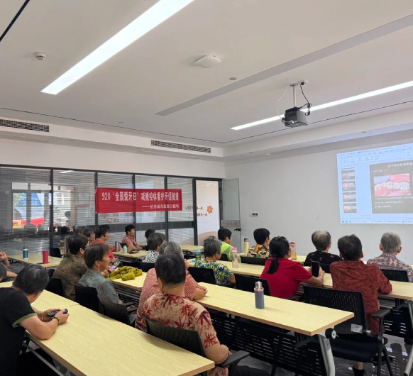 爱牙日送健康丨杭州城东医院口腔科义诊走进杨公社区