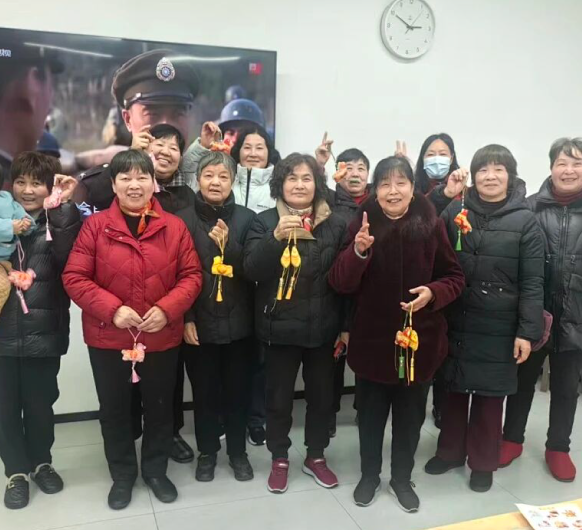 二月迎新年 公益进万家丨杭州城东医院“九爱万家”医疗服务志愿队2月党建联建暖心公益活动