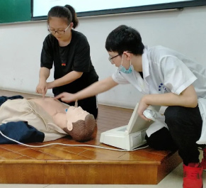 男护士在行动丨城东志愿者走进浙江财经大学开展心肺复苏培训